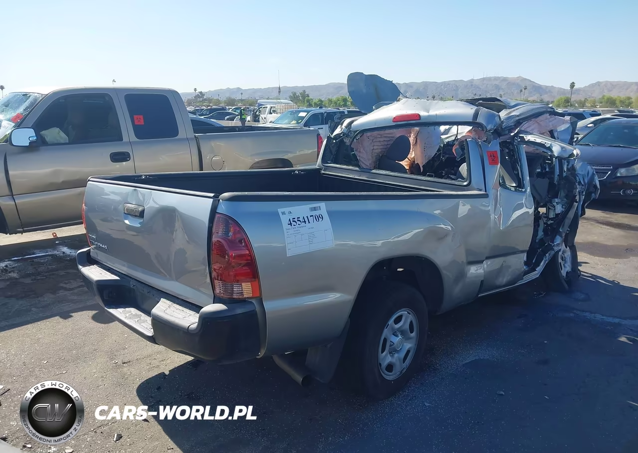 2015 Toyota Tacoma VIN:5TFTX4CN7FX064916 - 4