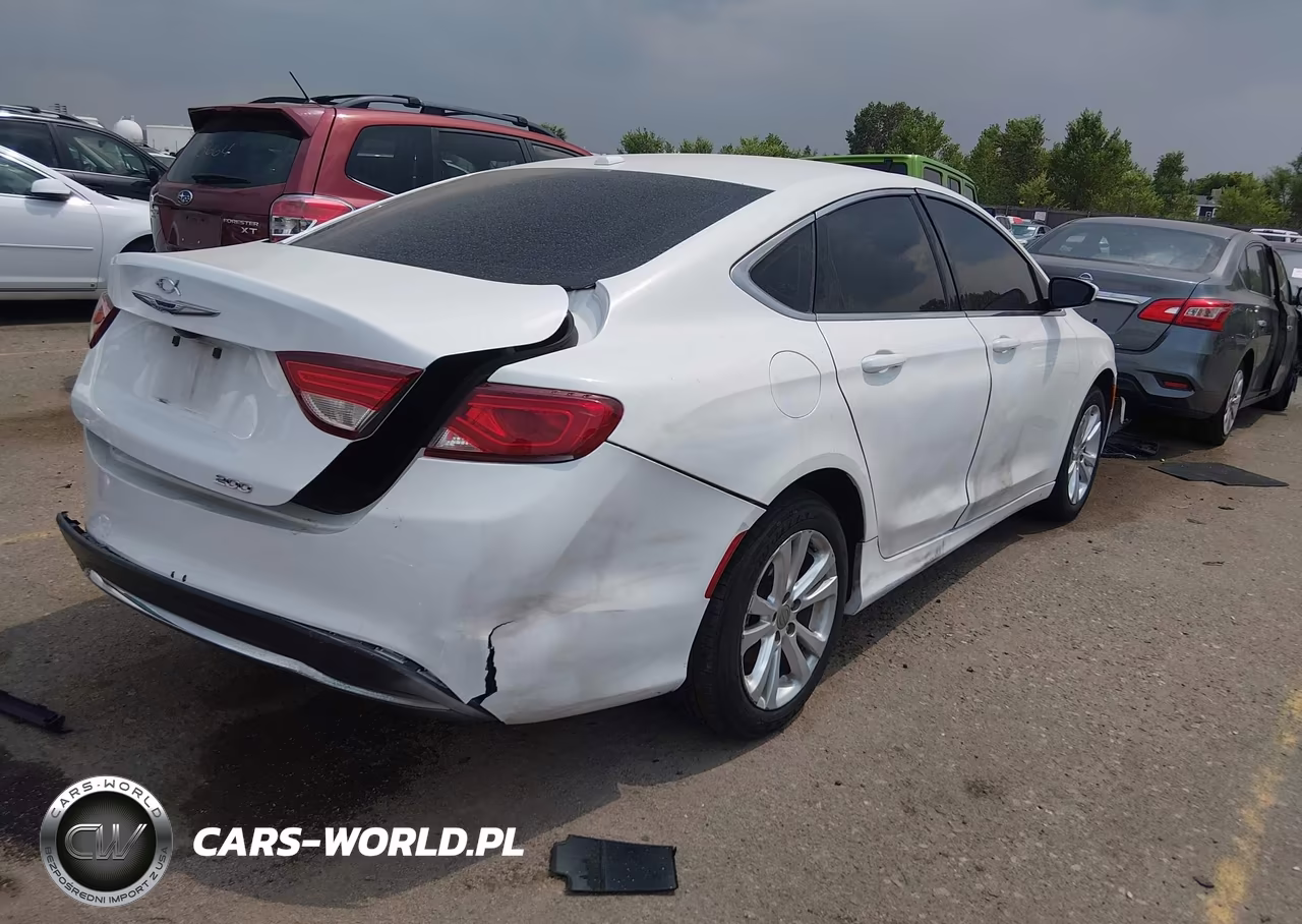 2015 Chrysler 200 Limited VIN:1C3CCCAB3FN747050 - 4
