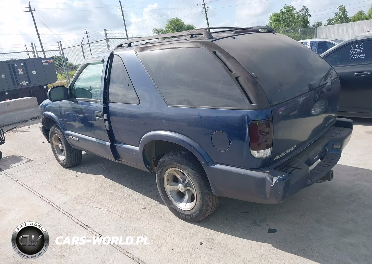 1999 Chevrolet Blazer VIN:1GNCS18W5XK219399 - 3