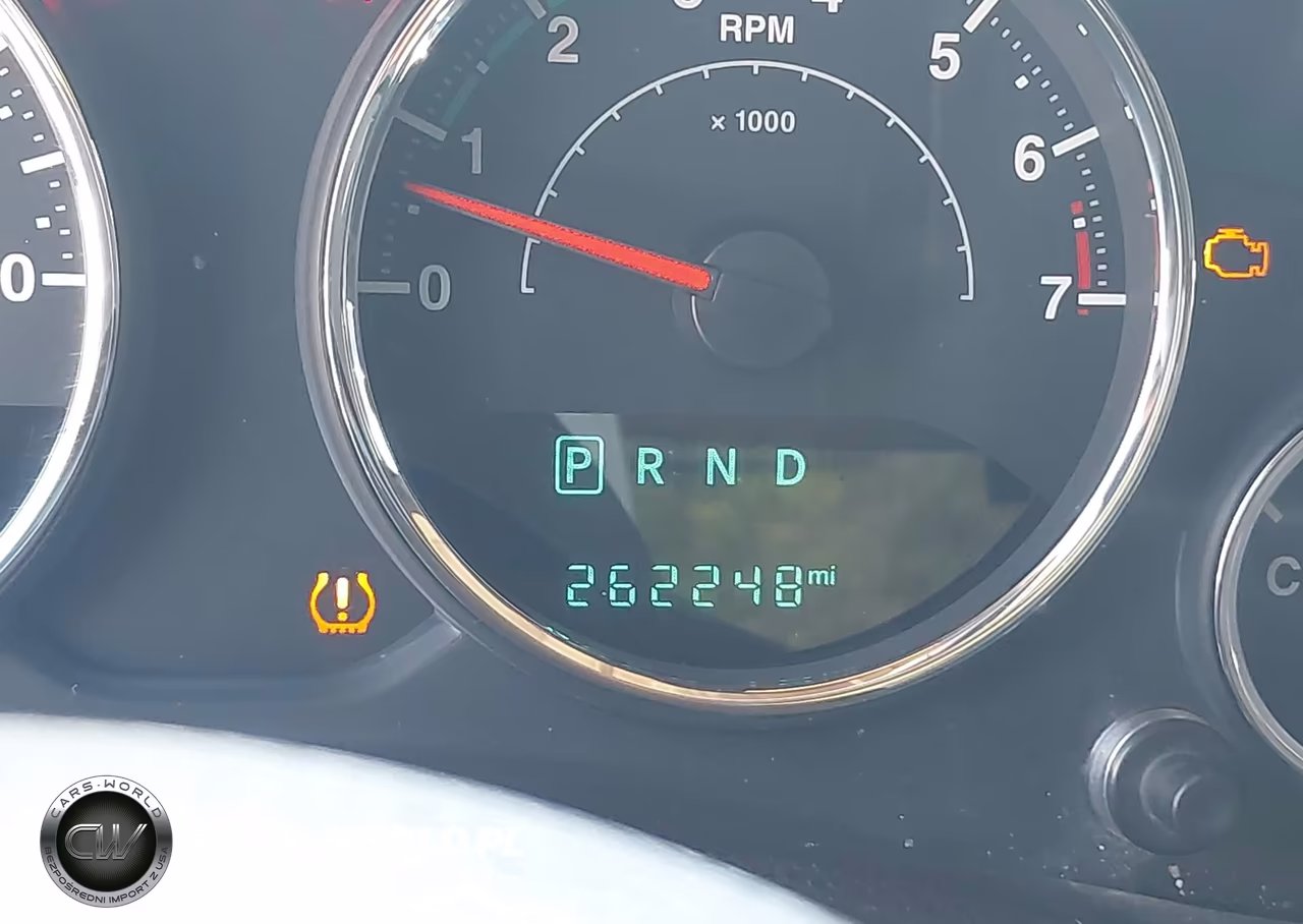2015 Jeep Wrangler Unlimited Sahara VIN:1C4BJWEG9FL737512 - 15