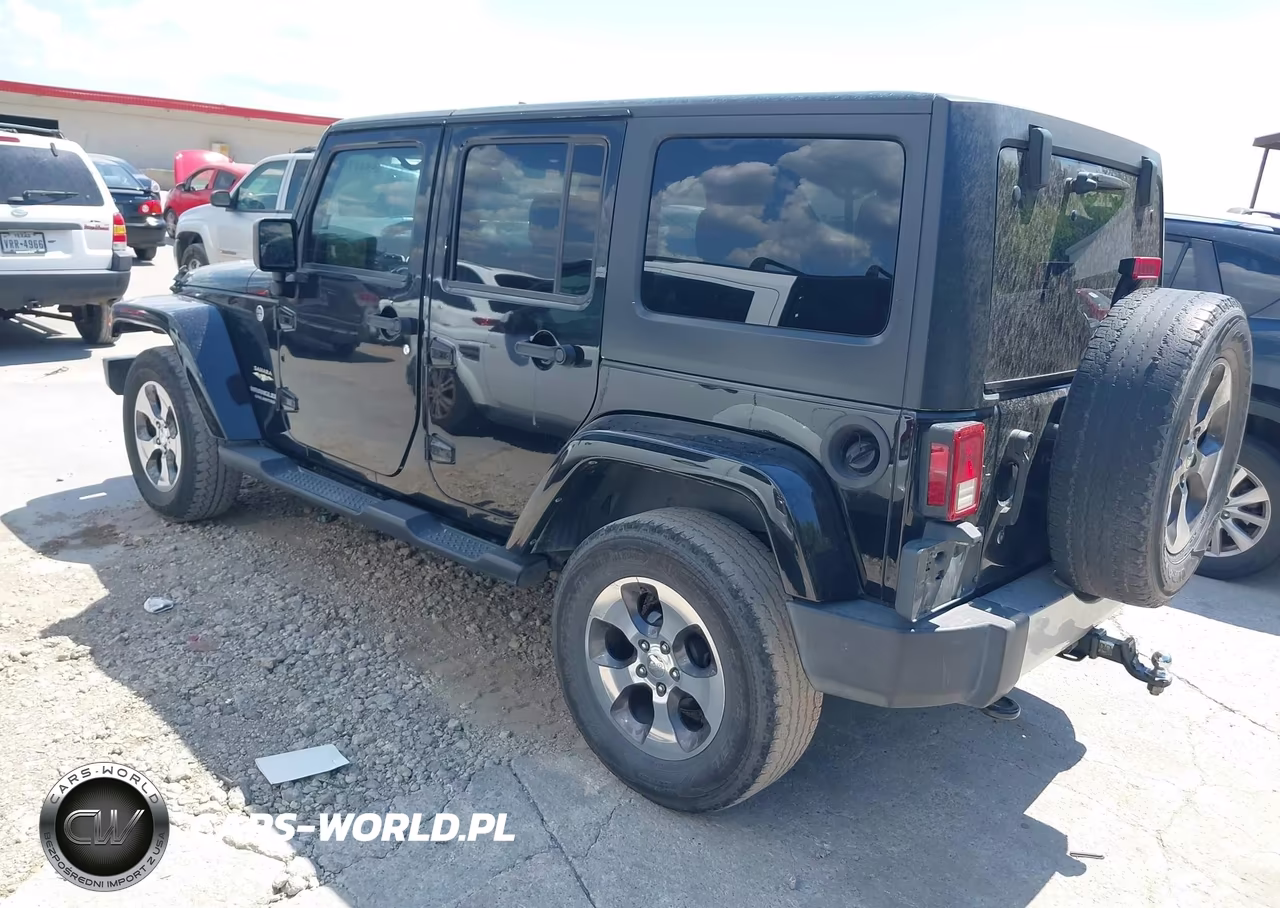 2015 Jeep Wrangler Unlimited Sahara VIN:1C4BJWEG9FL737512 - 3