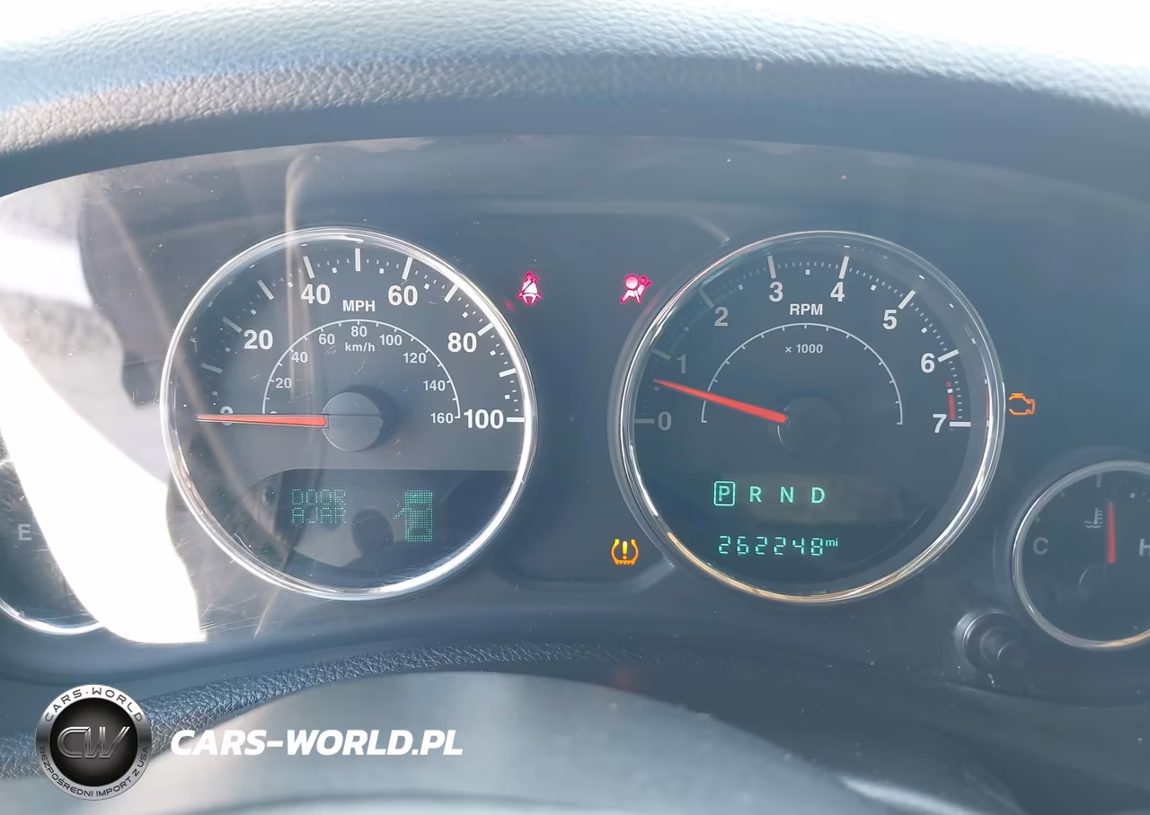 2015 Jeep Wrangler Unlimited Sahara VIN:1C4BJWEG9FL737512 - 7