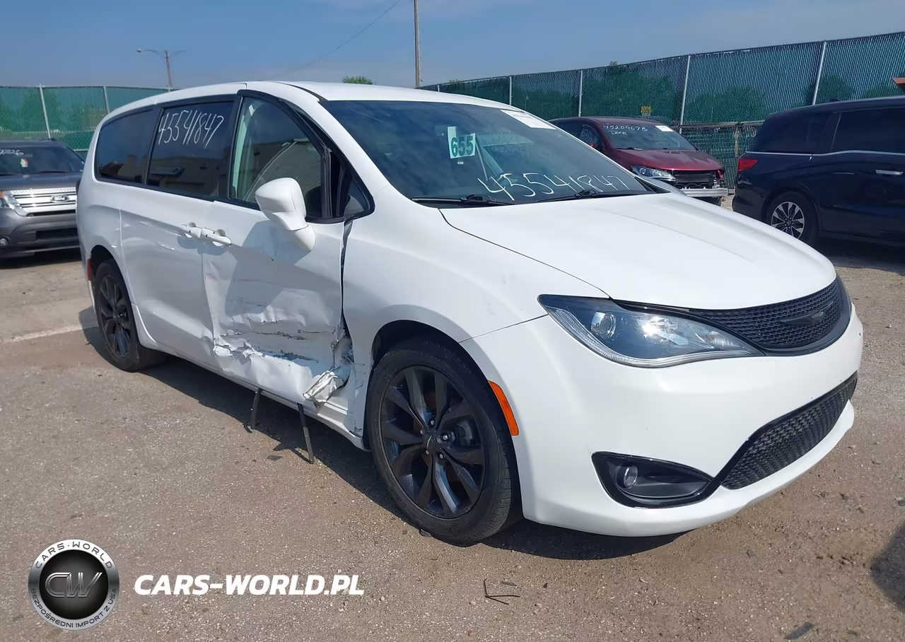 2020 Chrysler Pacifica Touring – zdjęcie 1 z 16