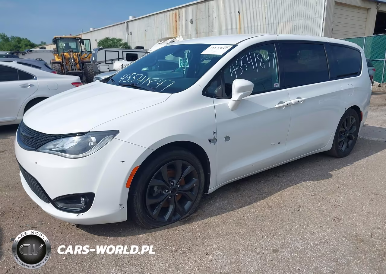 2020 Chrysler Pacifica Touring VIN:2C4RC1FG4LR278757 - 2