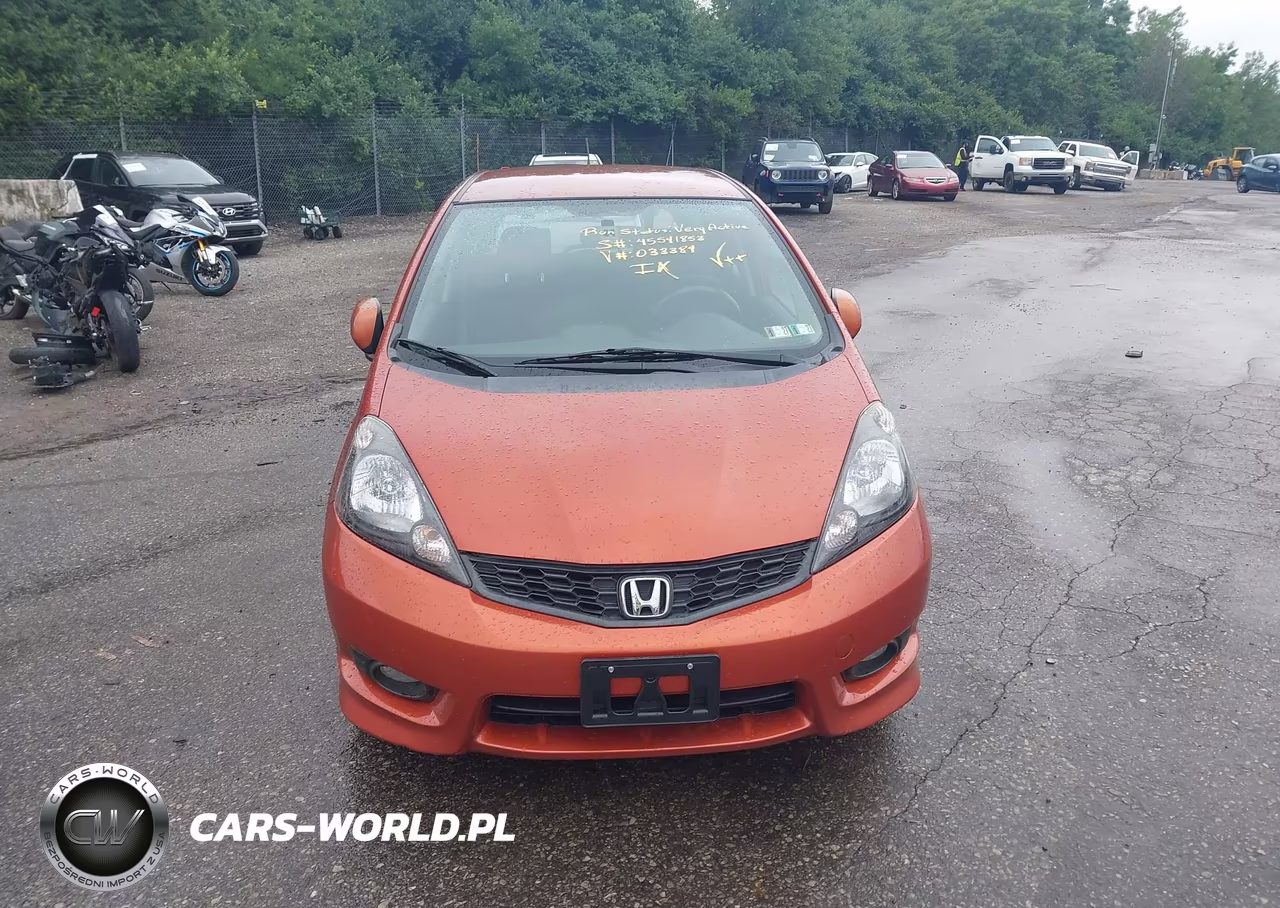 2012 Honda Fit Sport VIN:JHMGE8H68CC033384 - 12
