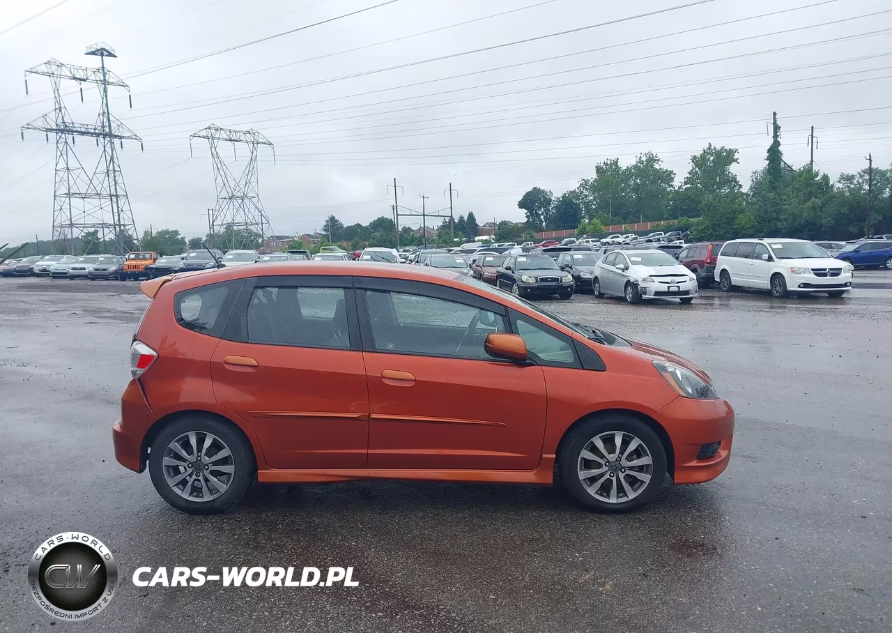 2012 Honda Fit Sport VIN:JHMGE8H68CC033384 - 13