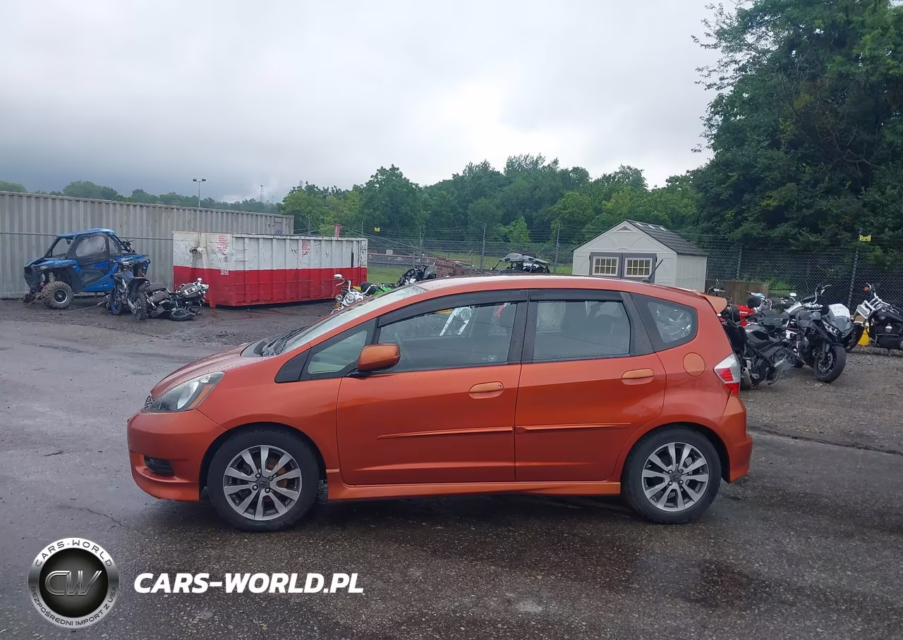 2012 Honda Fit Sport VIN:JHMGE8H68CC033384 - 14