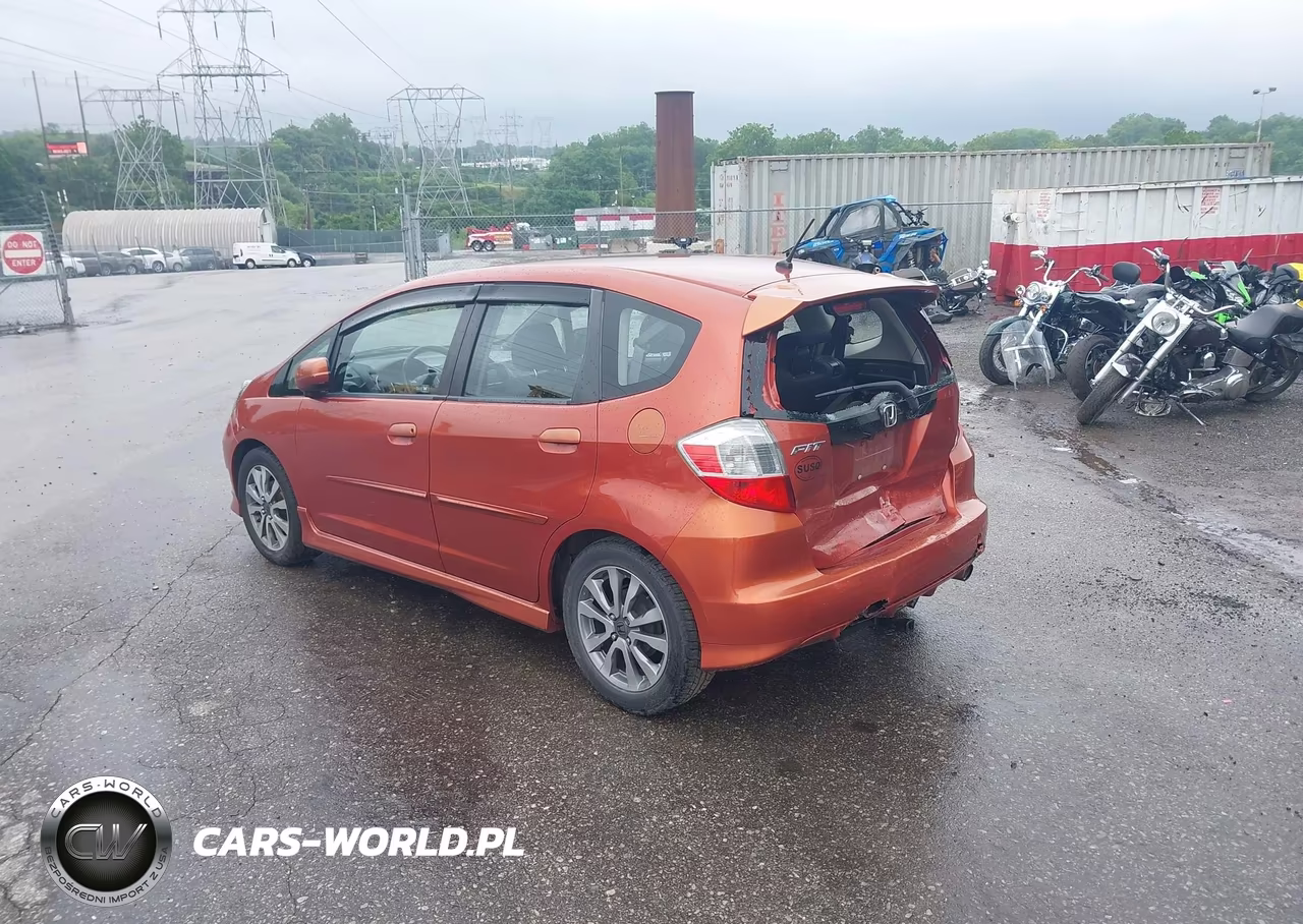 2012 Honda Fit Sport VIN:JHMGE8H68CC033384 - 3