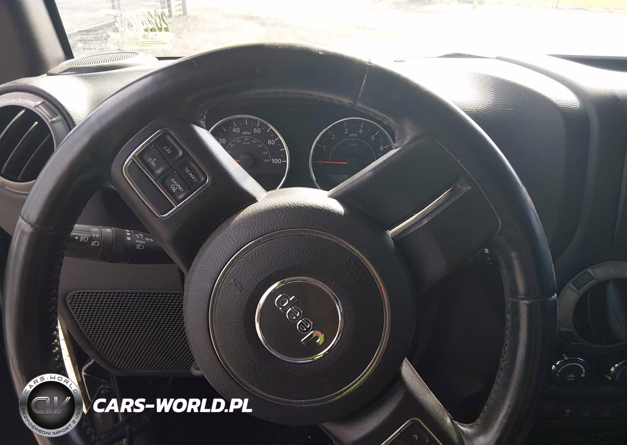 2015 Jeep Wrangler Unlimited Sport VIN:1C4BJWDG3FL519437 - 20
