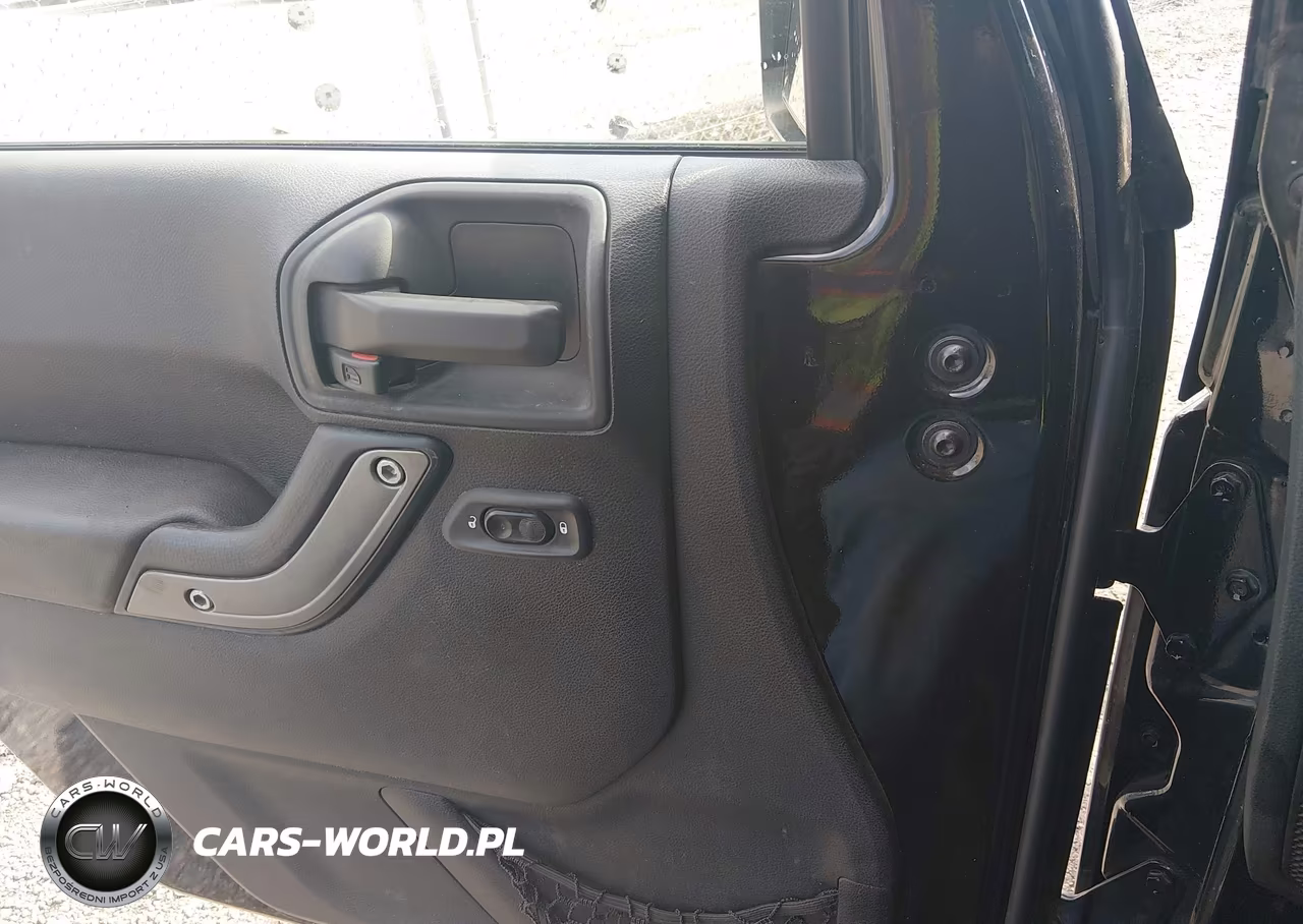 2015 Jeep Wrangler Unlimited Sport VIN:1C4BJWDG3FL519437 - 21