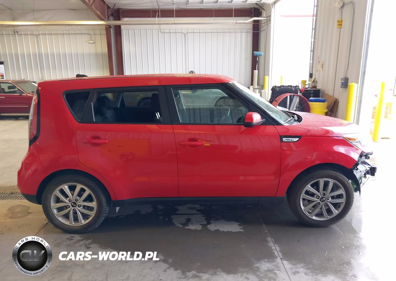 2018 Kia Soul + VIN:KNDJP3A50J7547015 - 14