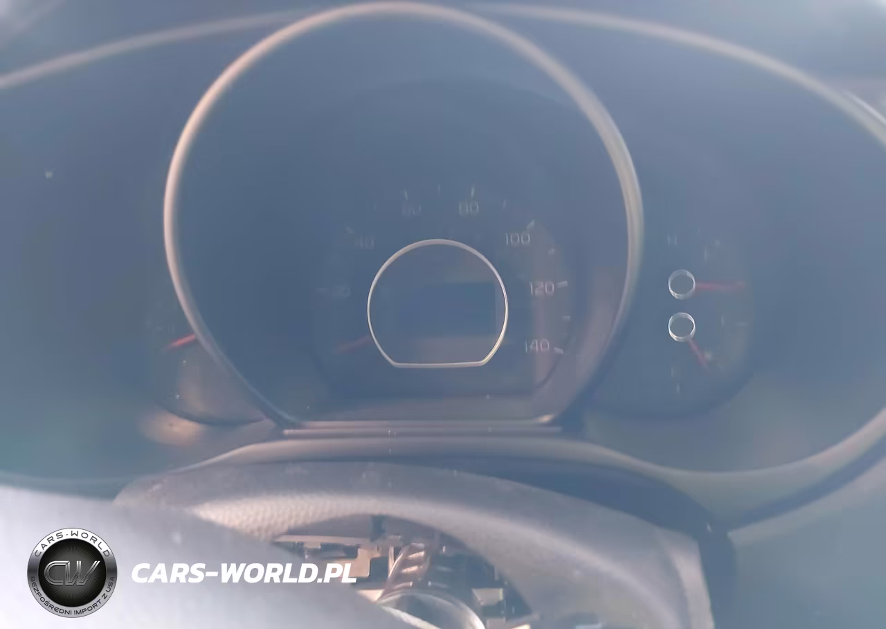 2018 Kia Soul + VIN:KNDJP3A50J7547015 - 16