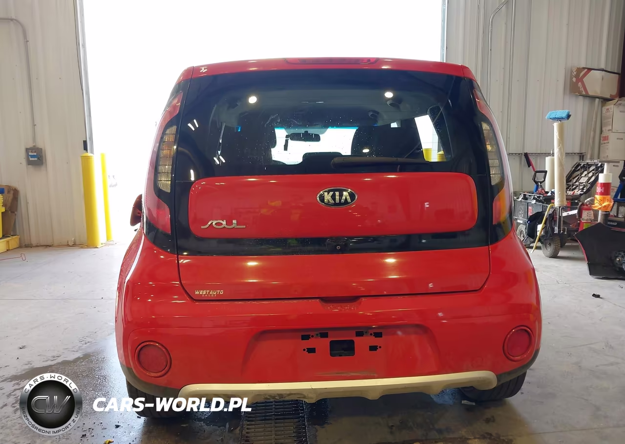 2018 Kia Soul + VIN:KNDJP3A50J7547015 - 17