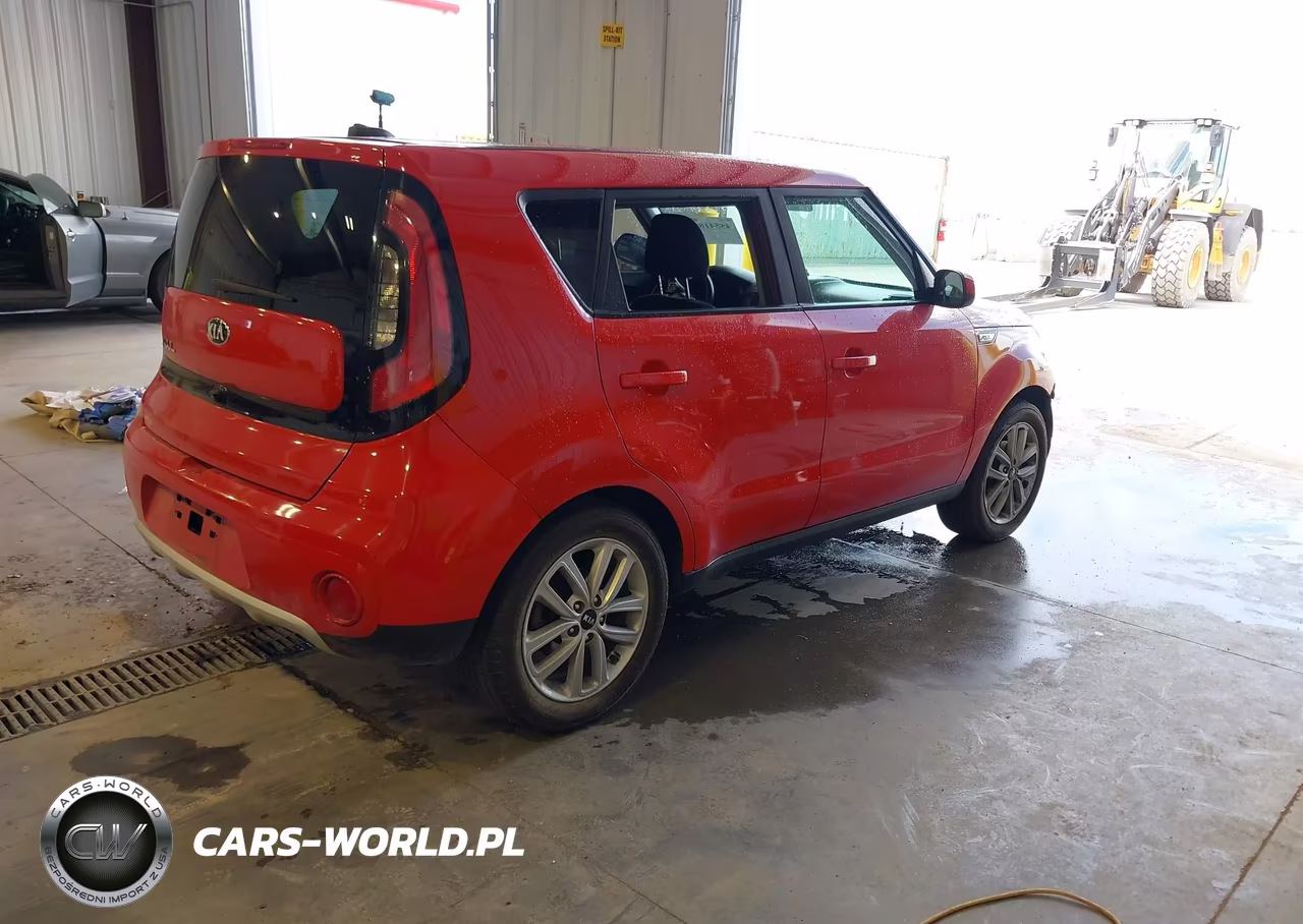 2018 Kia Soul + VIN:KNDJP3A50J7547015 - 4