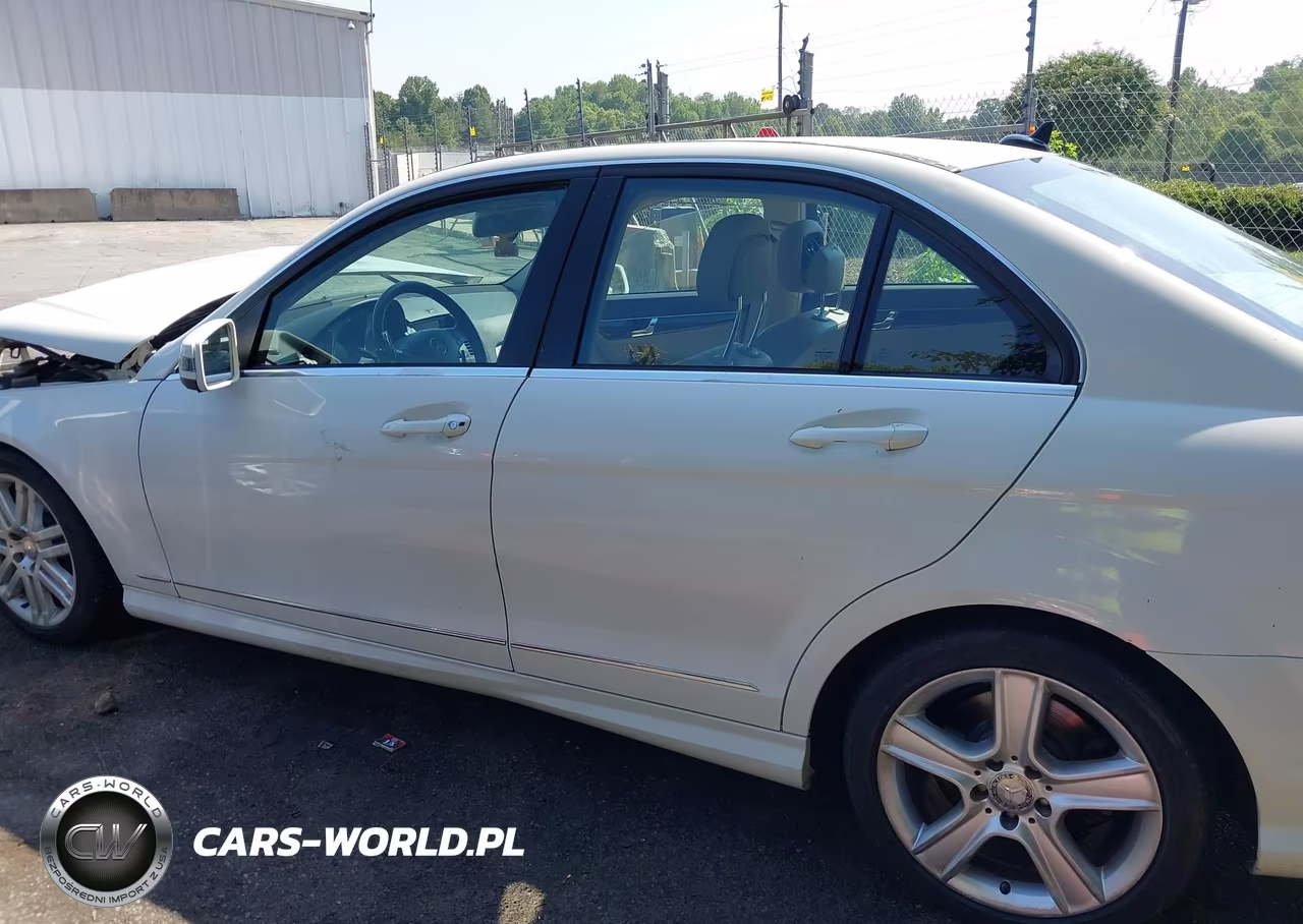 2010 Mercedes-Benz C 300 Luxury 4Matic-Sport 4Matic VIN:WDDGF8BB3AR105824 - 14
