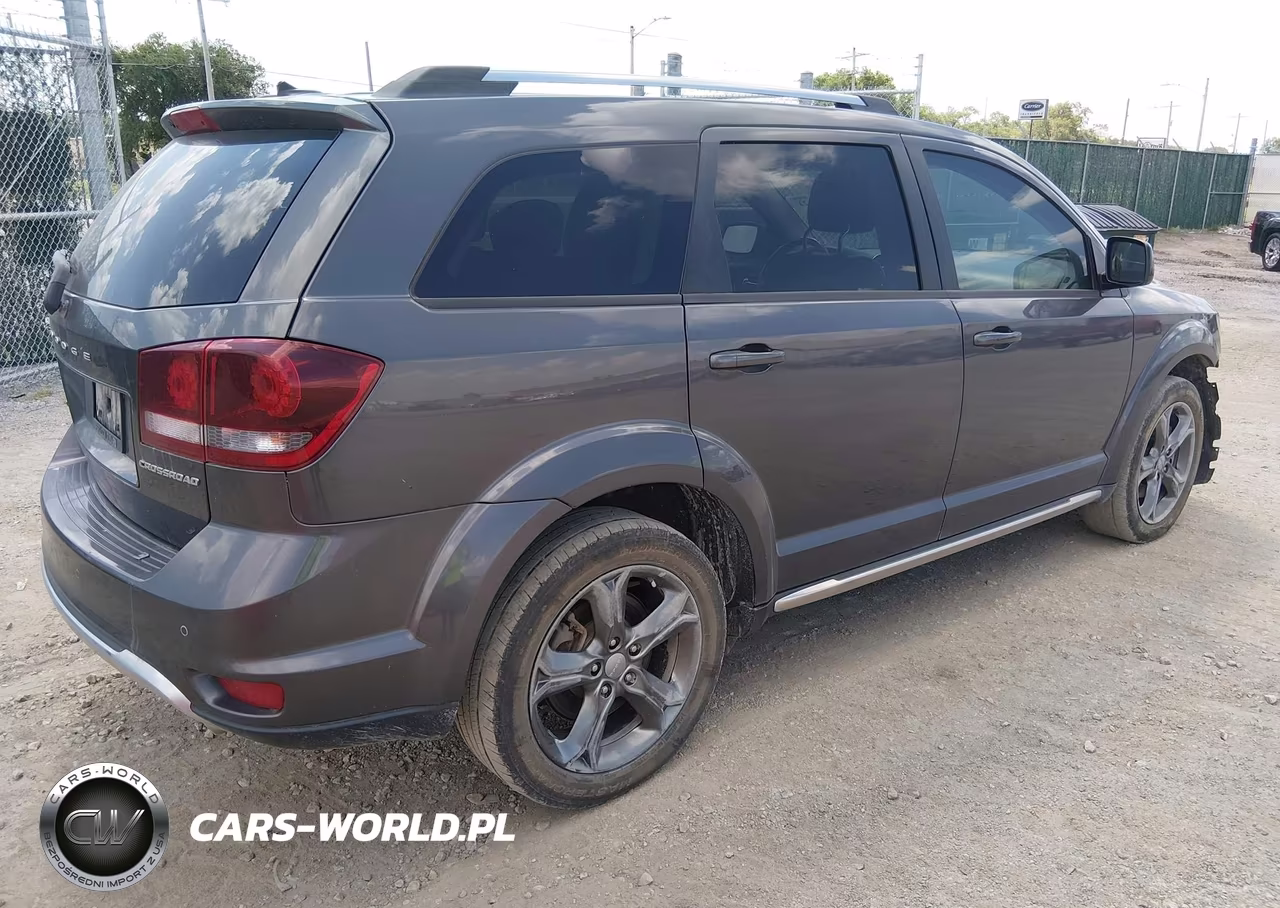 2016 Dodge Journey Crossroad Plus VIN:3C4PDCGG8GT114669 - 4
