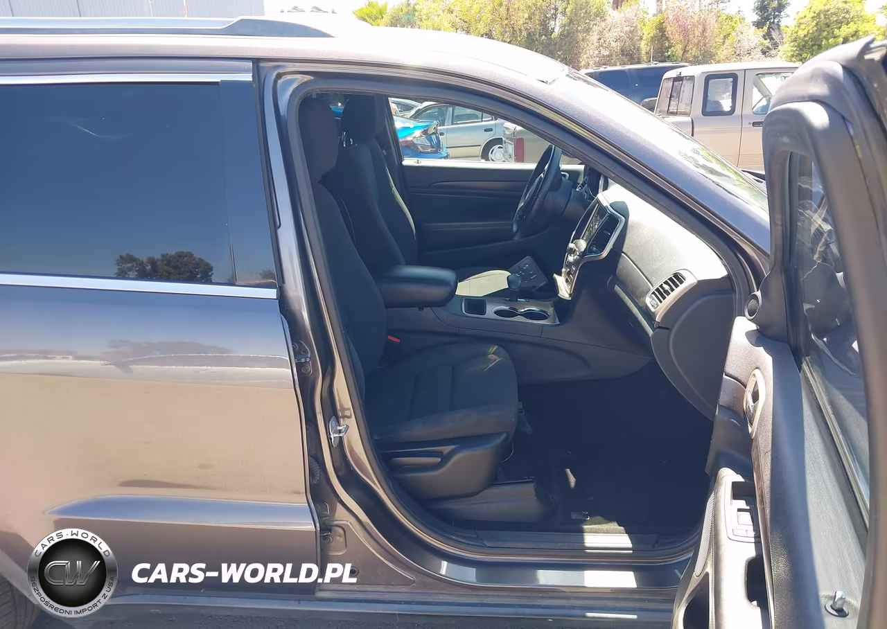 2014 Jeep Grand Cherokee Laredo VIN:1C4RJEAG8EC472773 - 5