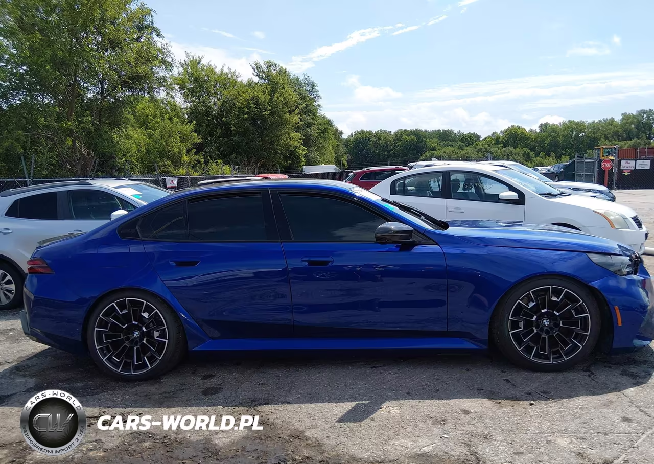 2025 BMW M5 VIN:WBS83FK06SCT09928 - 14