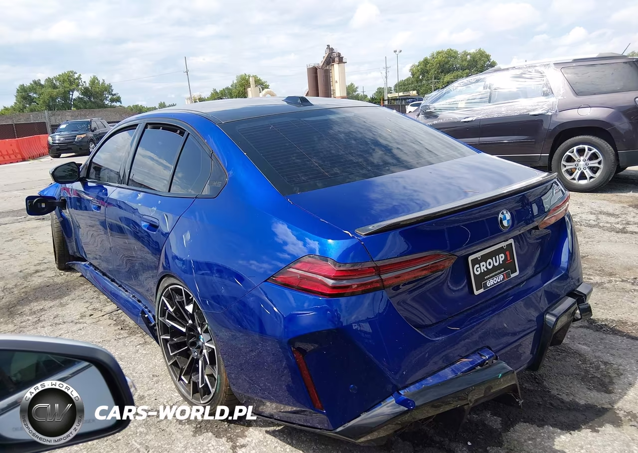 2025 BMW M5 VIN:WBS83FK06SCT09928 - 3