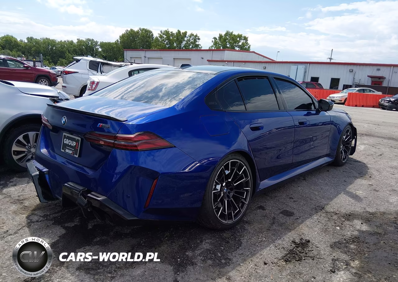 2025 BMW M5 VIN:WBS83FK06SCT09928 - 4