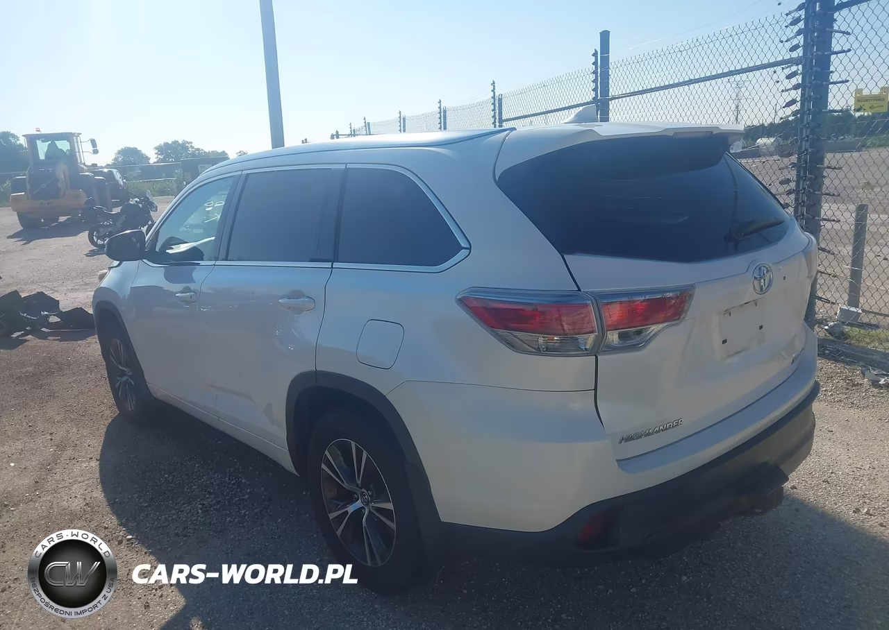 2016 Toyota Highlander Xle V6 VIN:5TDJKRFH4GS232088 - 3