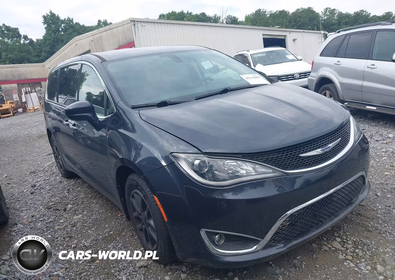 2020 Chrysler Pacifica Touring – zdjęcie 1 z 16