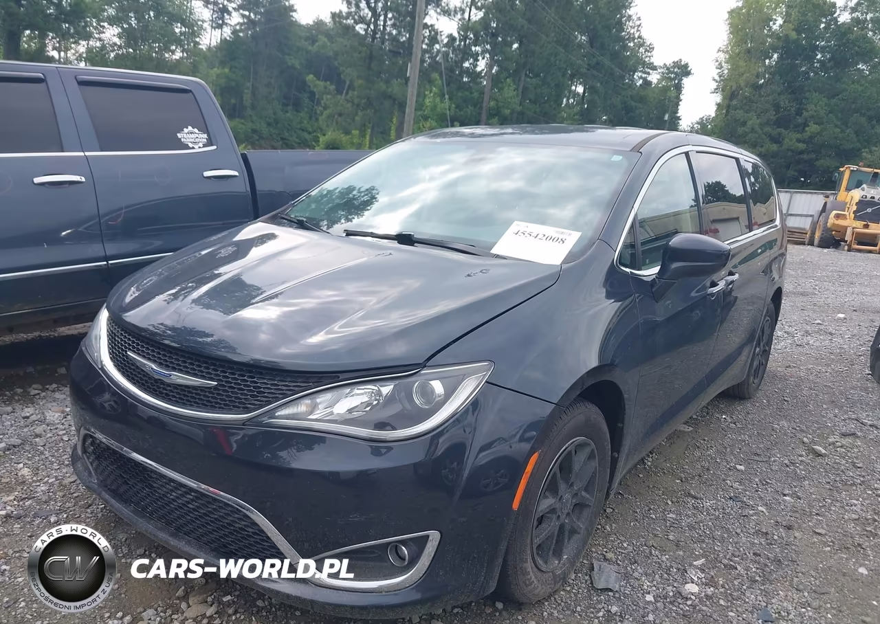 2020 Chrysler Pacifica Touring VIN:2C4RC1FG5LR234007 - 2
