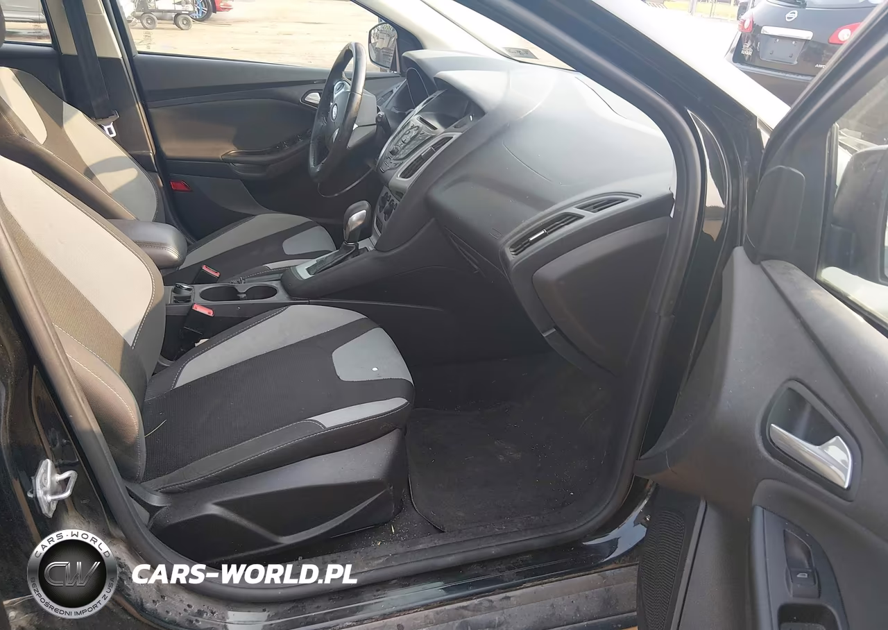 2014 Ford Focus Se VIN:1FADP3K25EL245384 - 5