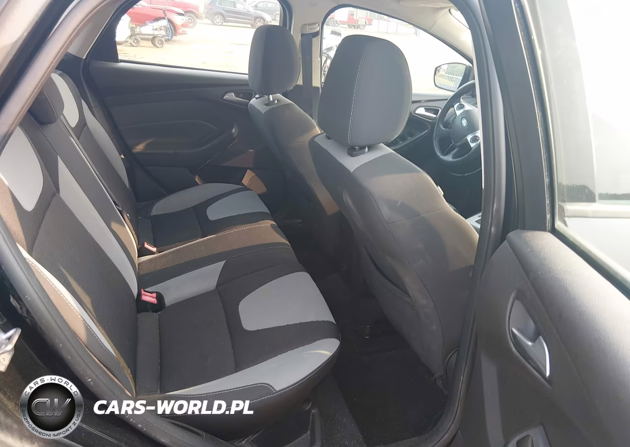 2014 Ford Focus Se VIN:1FADP3K25EL245384 - 8