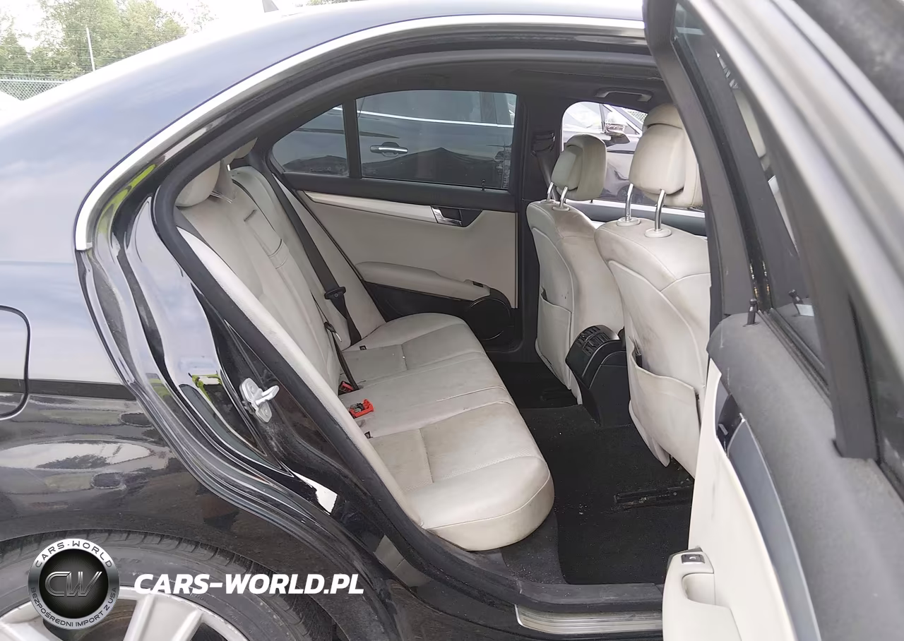 2010 Mercedes-Benz C 300 Luxury 4Matic-Sport 4Matic VIN:WDDGF8BB3AF468612 - 8