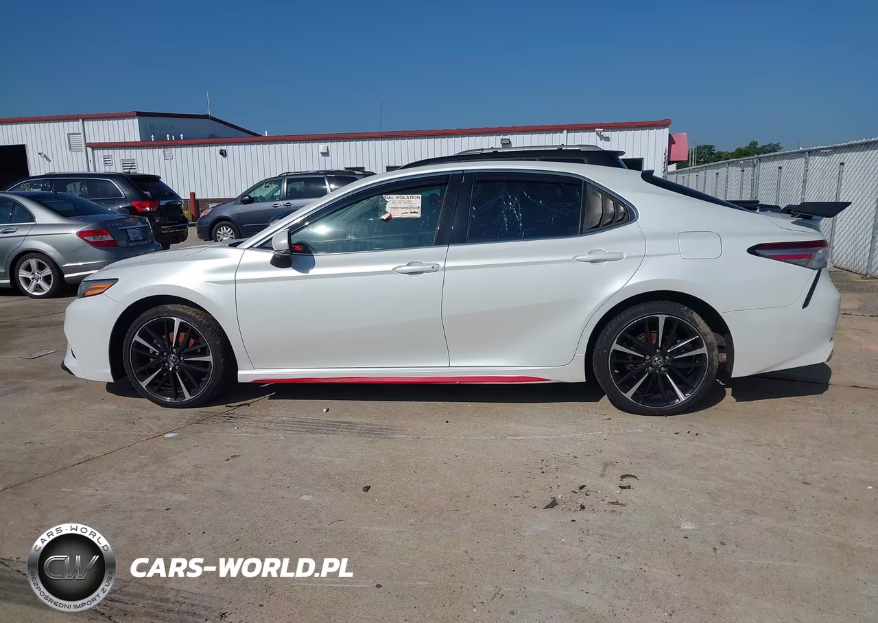 2018 Toyota Camry Xse VIN:4T1B61HK5JU103553 - 14