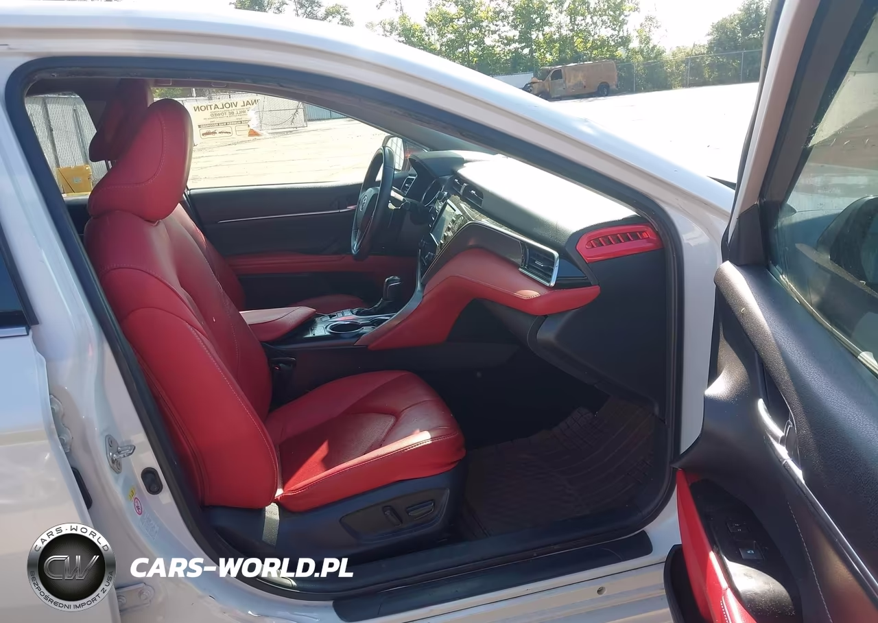 2018 Toyota Camry Xse VIN:4T1B61HK5JU103553 - 5