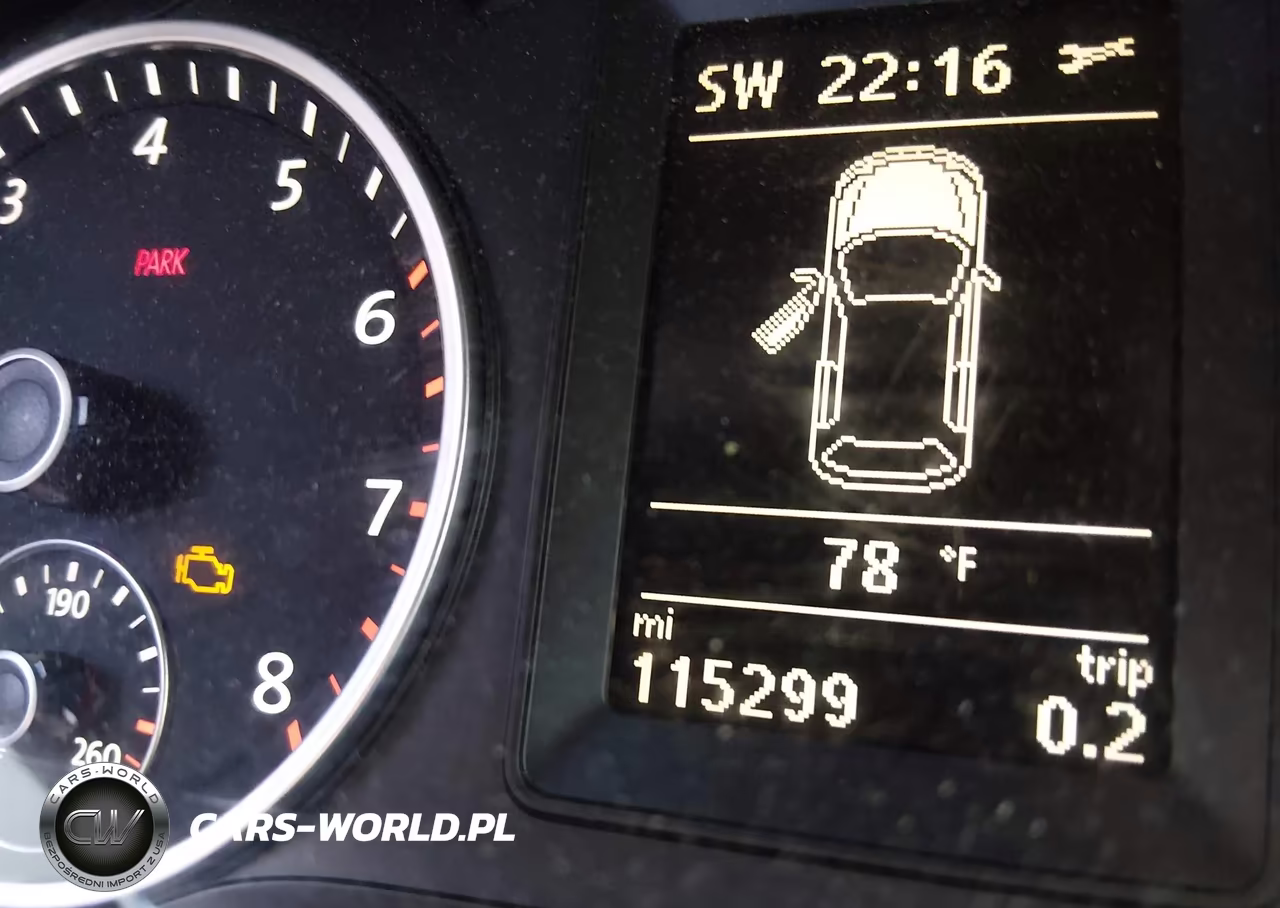 2015 Volkswagen Tiguan S VIN:WVGAV7AX8FW555676 - 15