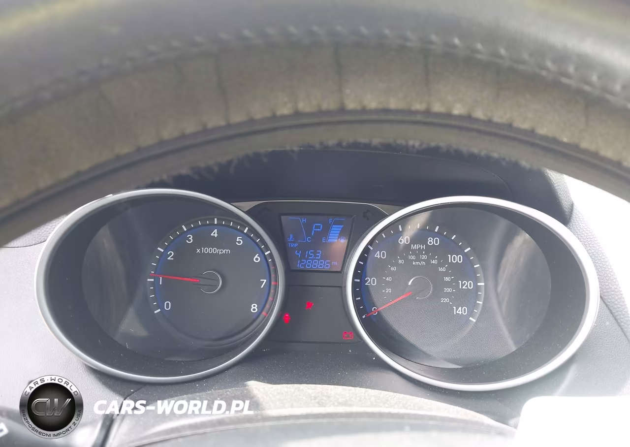2012 Hyundai Tucson Limited VIN:KM8JUCAC3CU402641 - 7