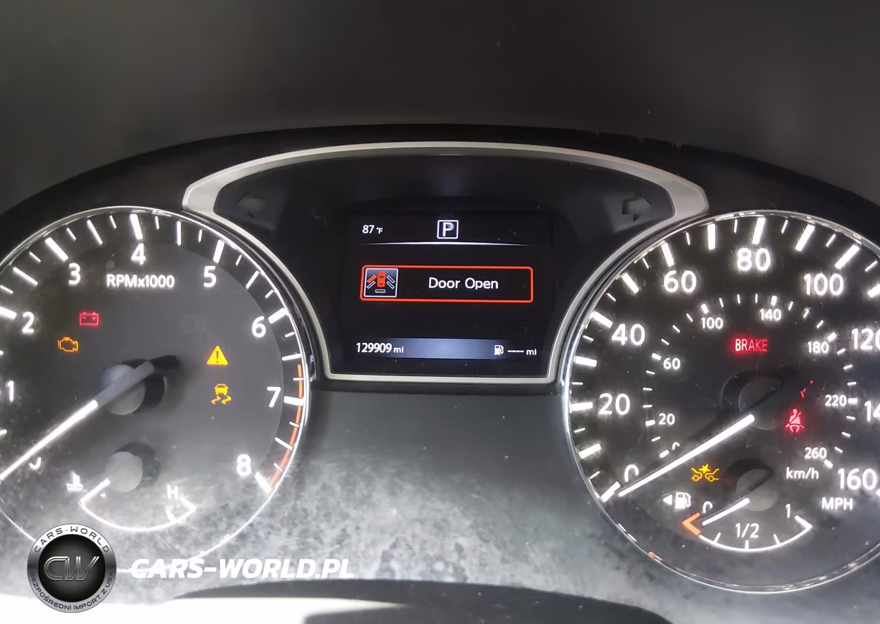 2018 Nissan Pathfinder S VIN:5N1DR2MN7JC610661 - 7