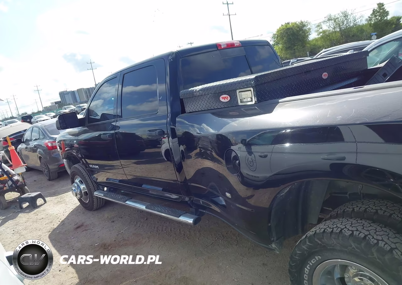 2019 Ram 3500 Tradesman VIN:3C63RRGL8KG594513 - 14