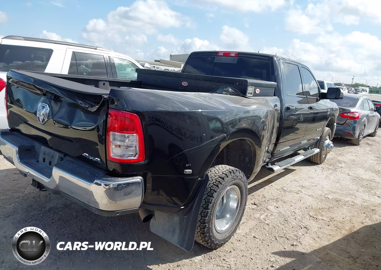 2019 Ram 3500 Tradesman VIN:3C63RRGL8KG594513 - 4