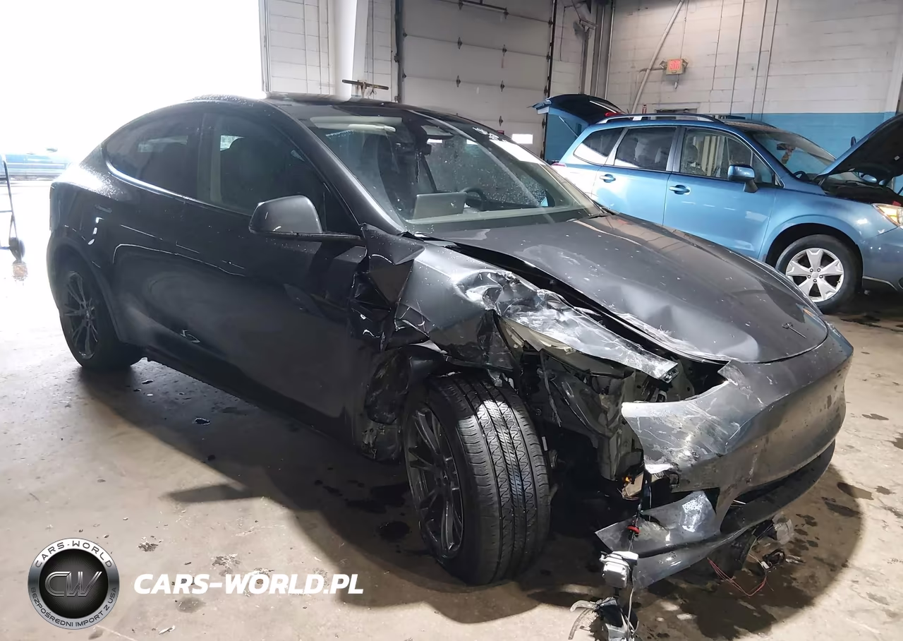 2024 Tesla Model Y Long Range Dual Motor All-Wheel Drive – zdjęcie 1 z 18