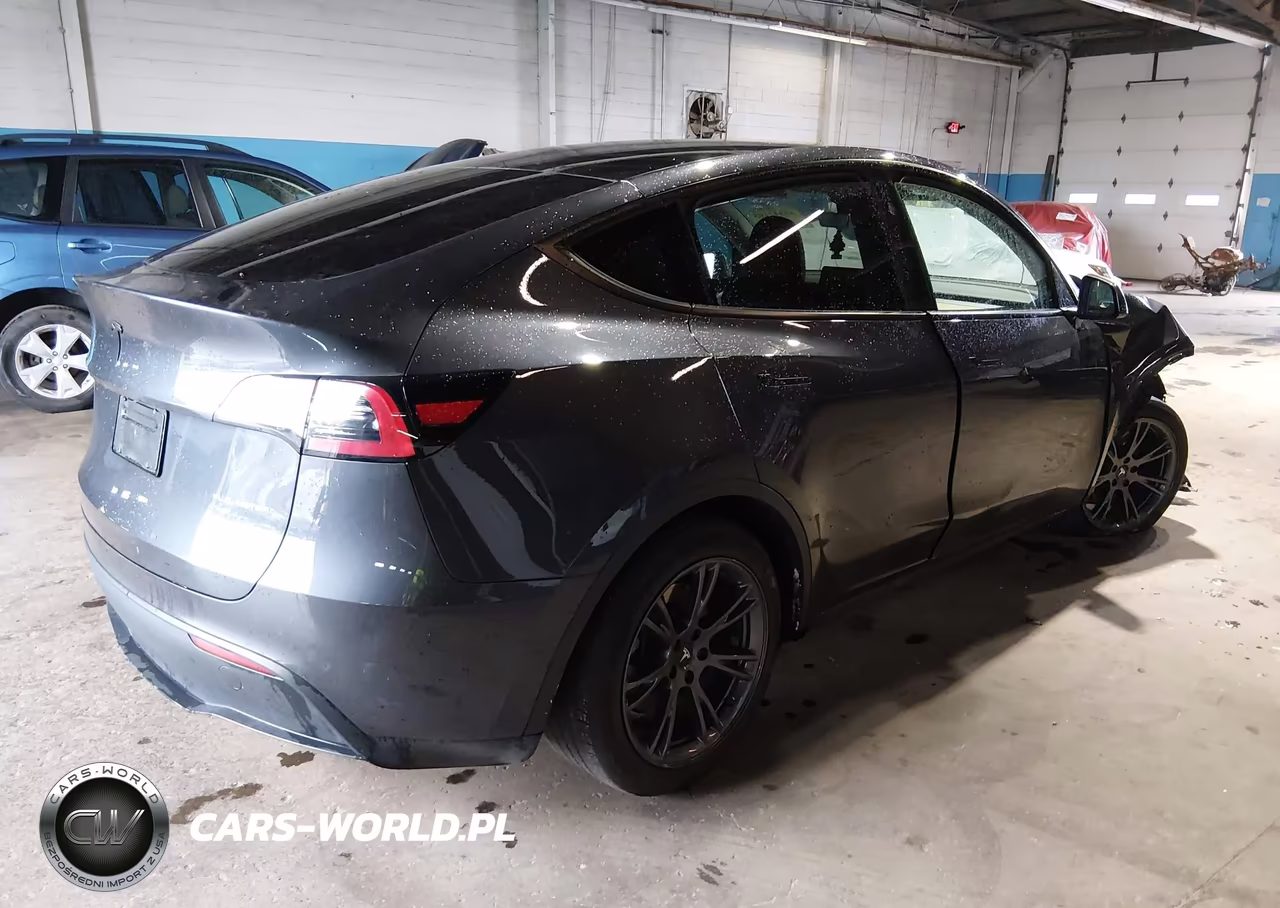 2024 Tesla Model Y Long Range Dual Motor All-Wheel Drive VIN:7SAYGDEE6RA325535 - 4