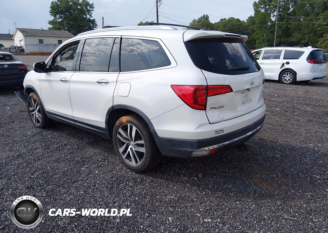 2016 Honda Pilot Touring VIN:5FNYF6H94GB078641 - 3