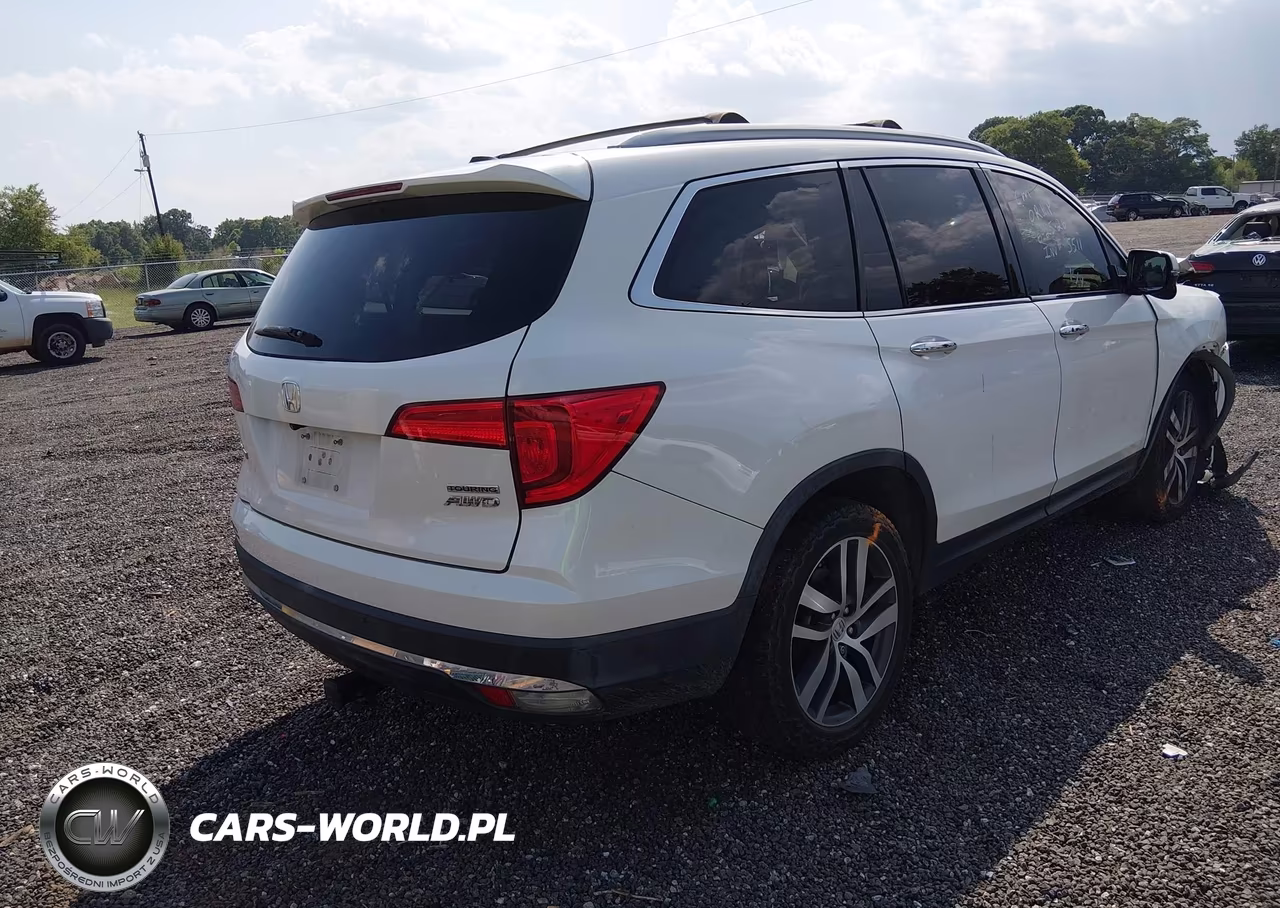 2016 Honda Pilot Touring VIN:5FNYF6H94GB078641 - 4