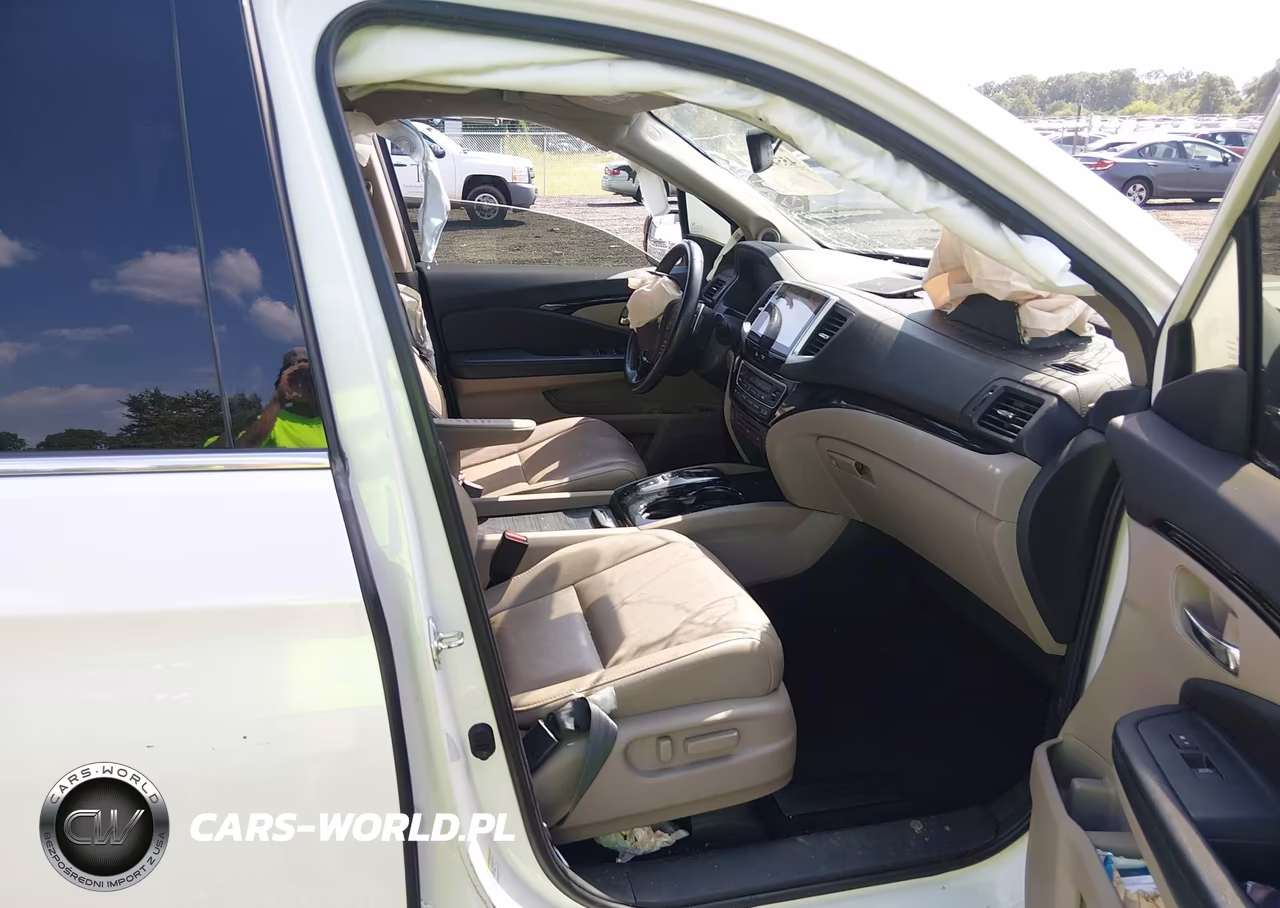 2016 Honda Pilot Touring VIN:5FNYF6H94GB078641 - 5