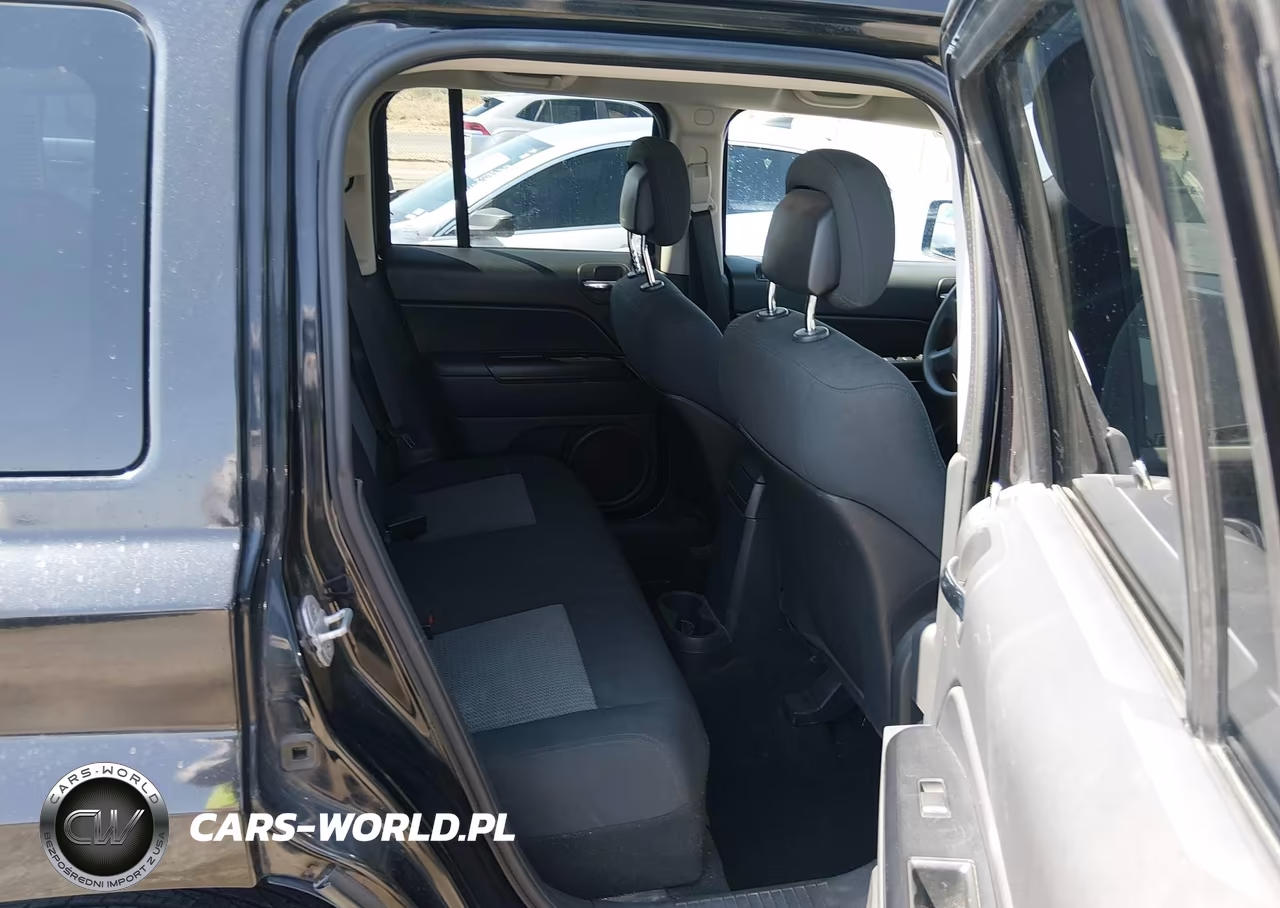 2010 Jeep Patriot Sport VIN:1J4NF2GB3AD594806 - 8