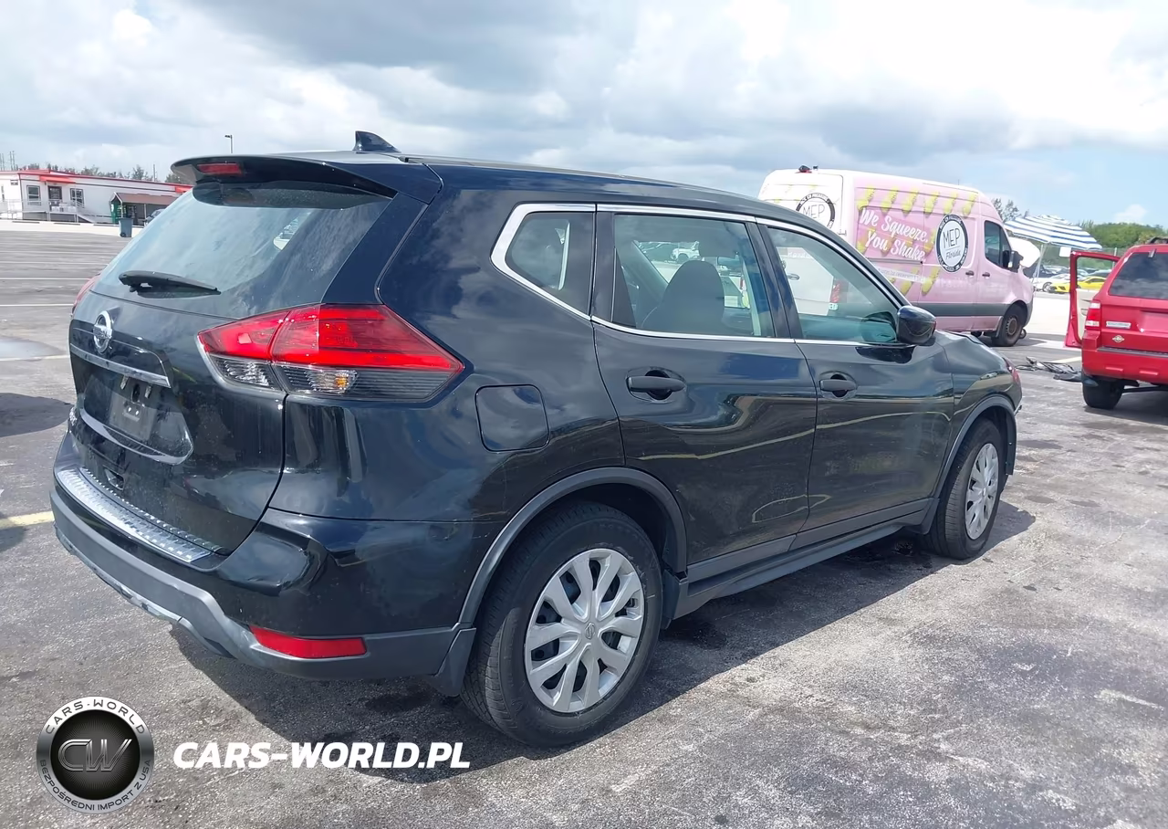 2017 Nissan Rogue S VIN:5N1AT2MTXHC860229 - 4