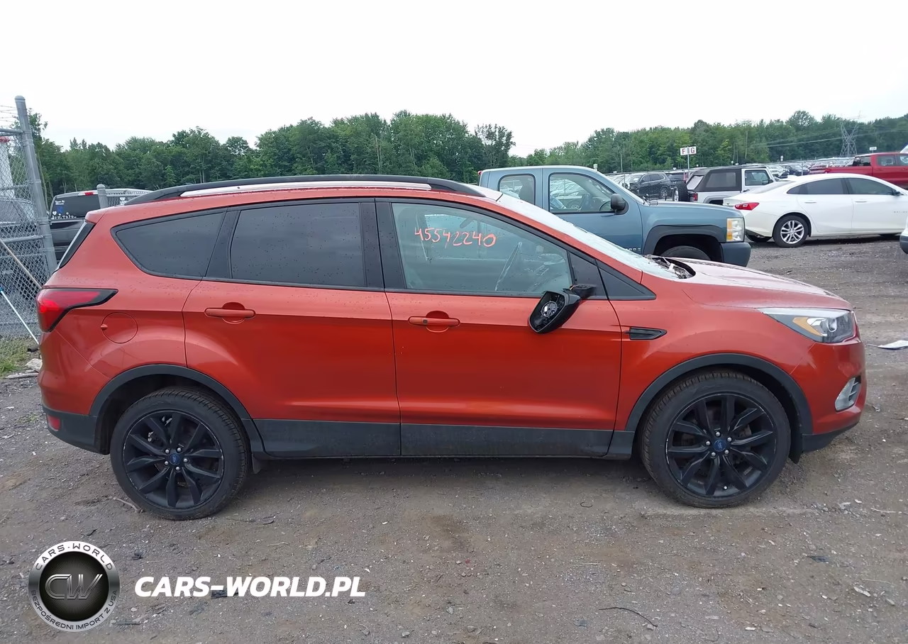 2019 Ford Escape Se VIN:1FMCU9GD2KUA07957 - 13