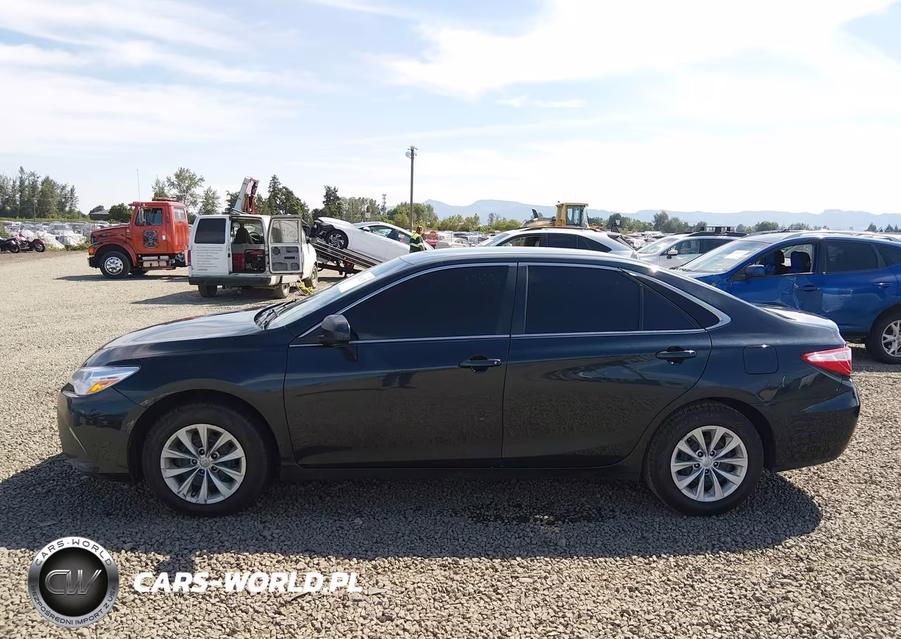 2016 Toyota Camry Le VIN:4T4BF1FK3GR536645 - 14