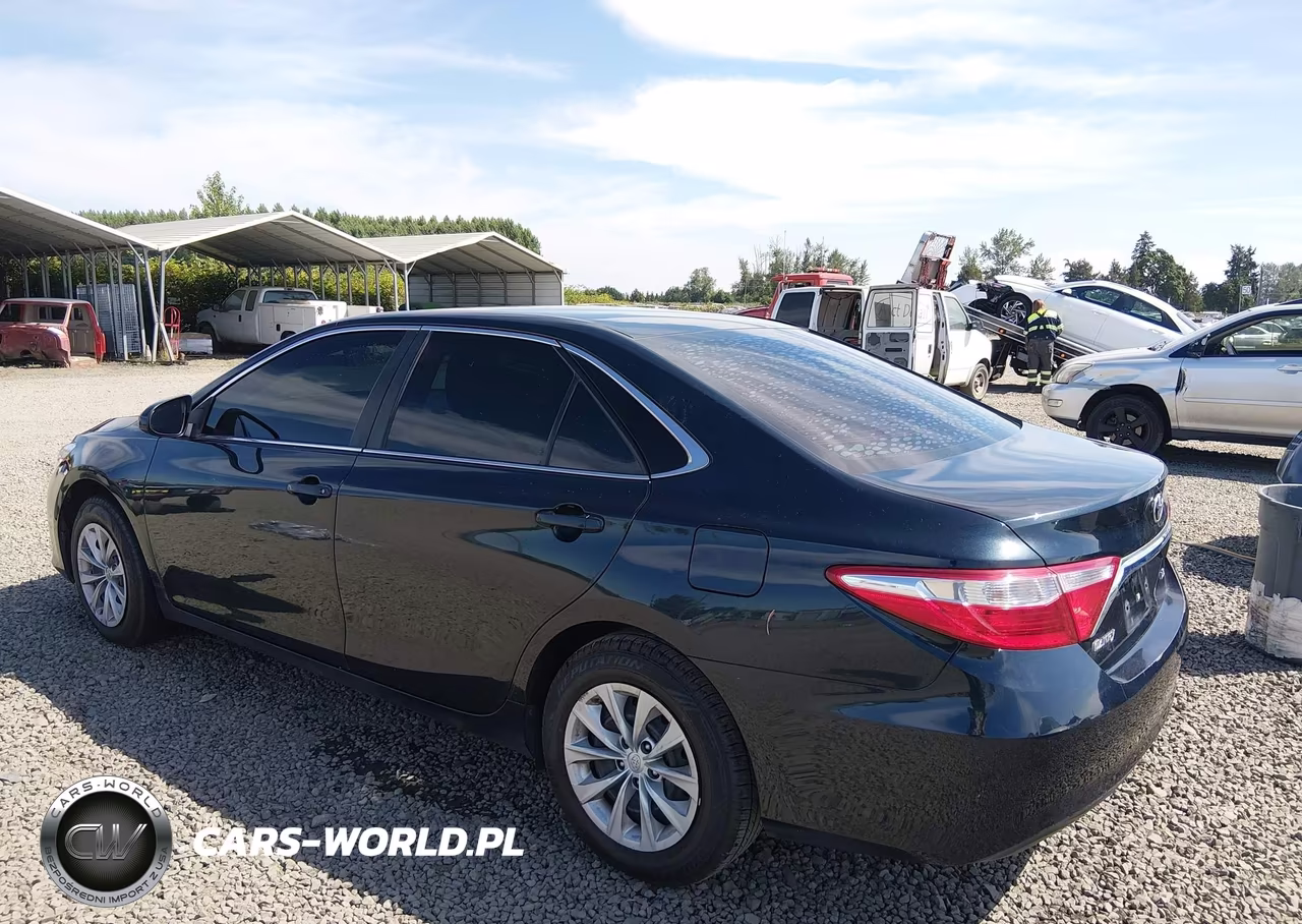 2016 Toyota Camry Le VIN:4T4BF1FK3GR536645 - 3