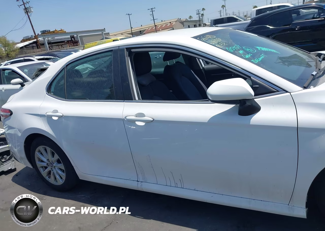 2019 Toyota Camry Le VIN:4T1B11HK8KU807536 - 14