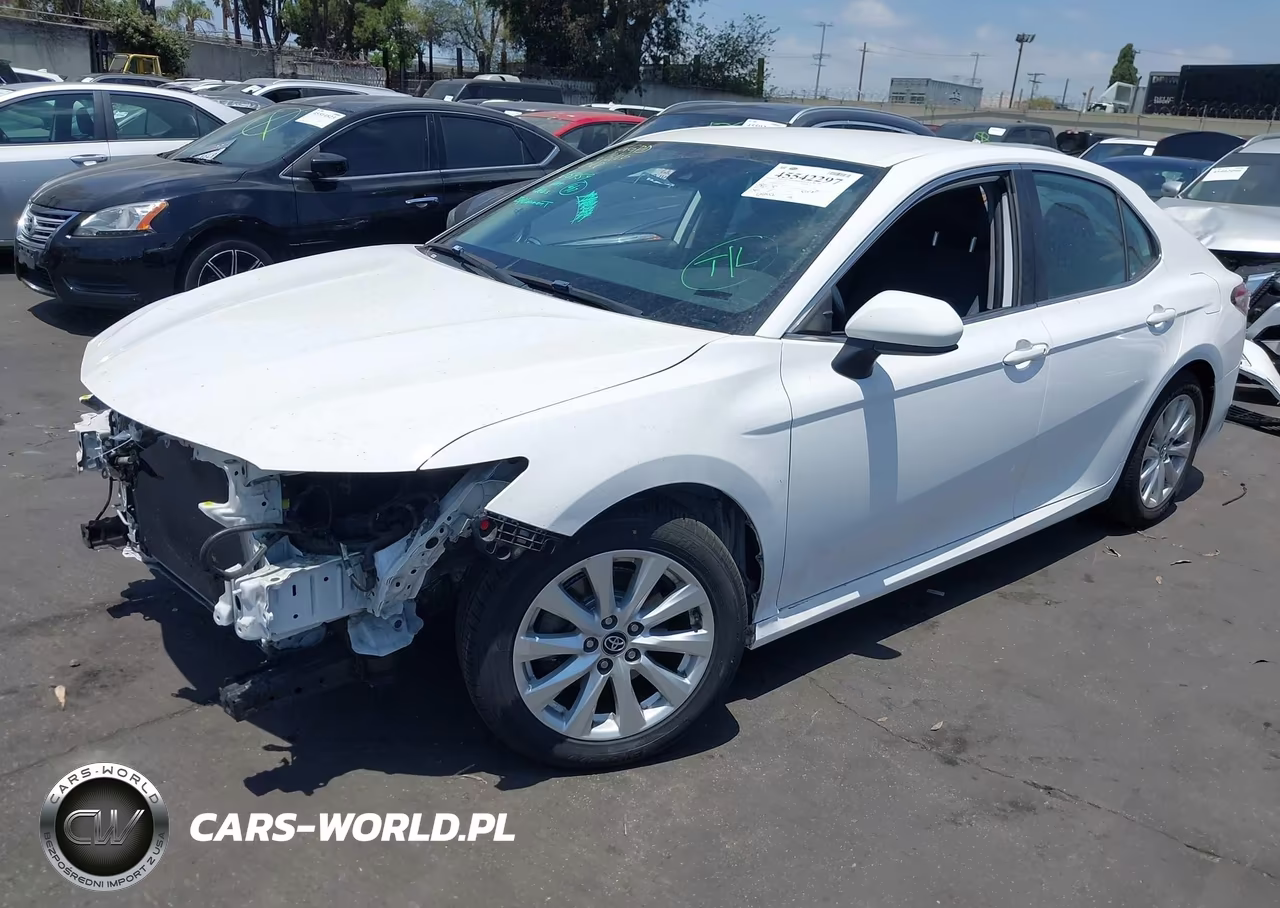 2019 Toyota Camry Le VIN:4T1B11HK8KU807536 - 2