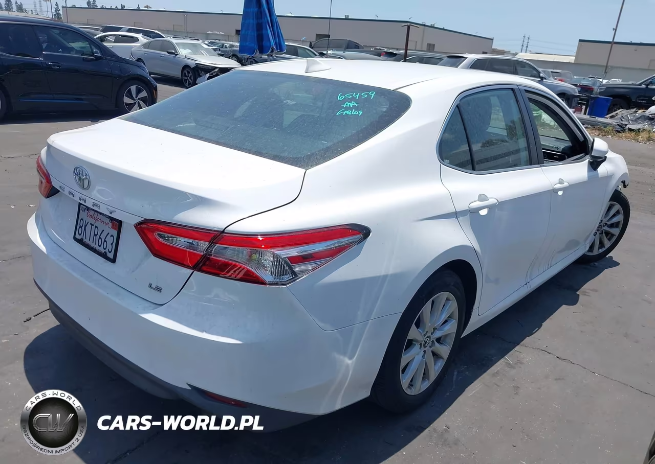 2019 Toyota Camry Le VIN:4T1B11HK8KU807536 - 4